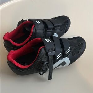 Women’s Peloton Cycling Shoes (Size 8)